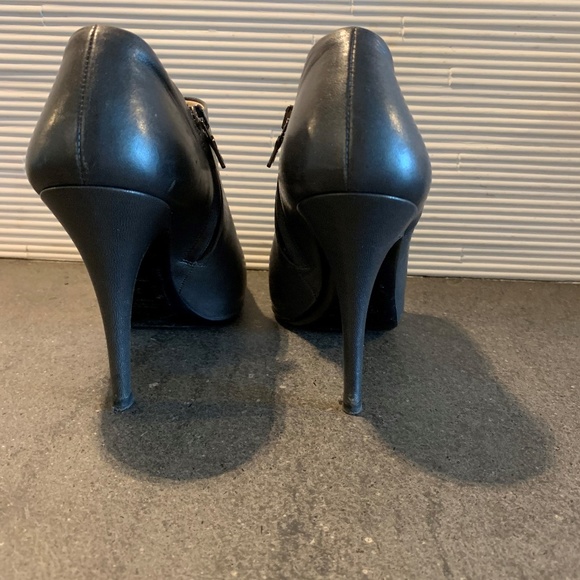 PRADA Leather Ankle Booties!! Size 8 - Picture 3 of 8